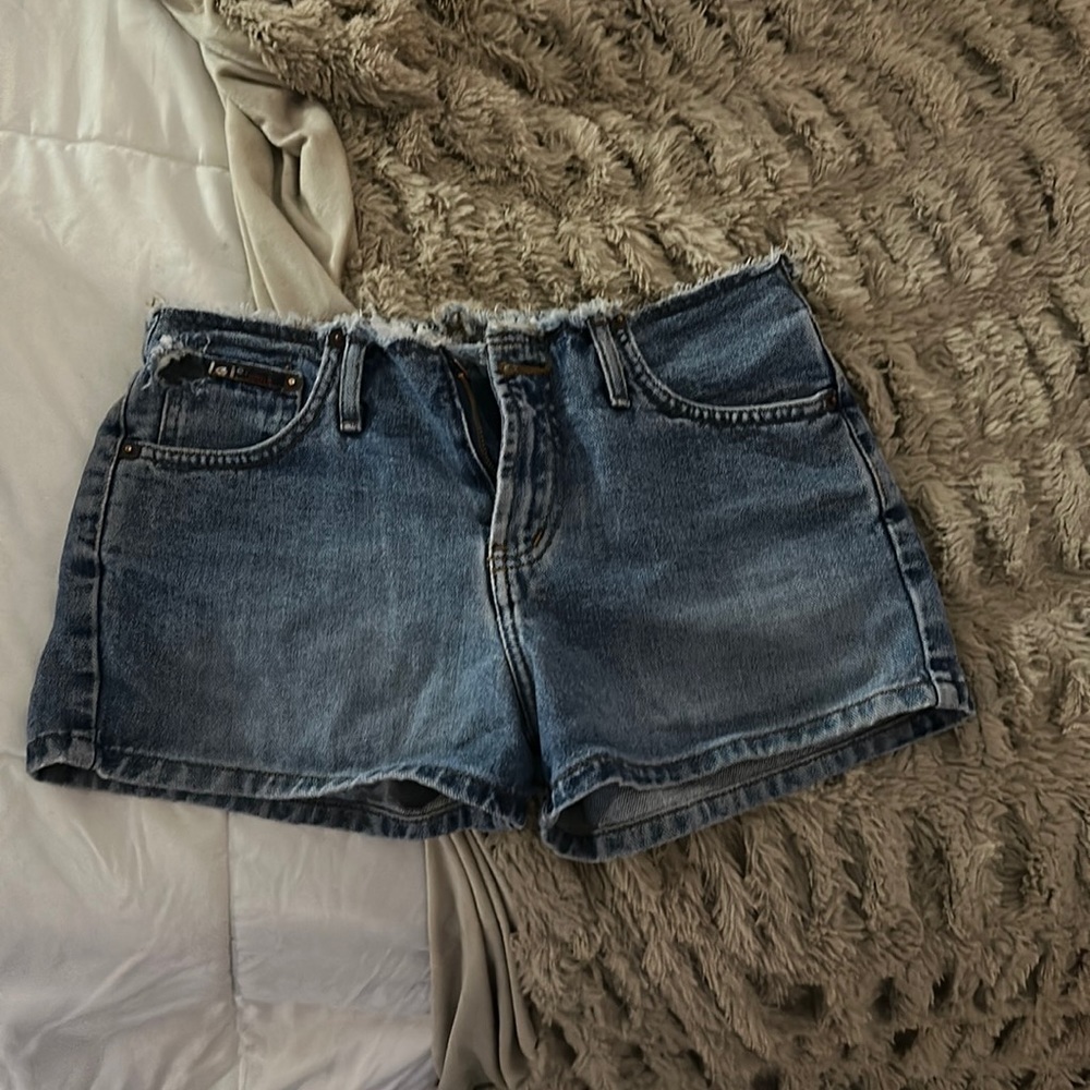 levi low rise shorts